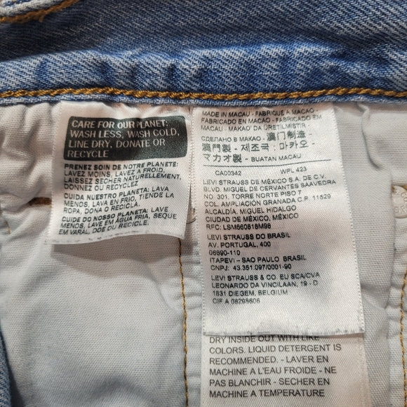 Levi's Jean Shorts Women's sz 26 501 Button Fly Distressed Jean Shorts - Picture 6 of 12